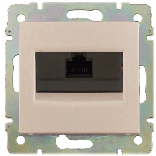

Розетка RJ-45 скрытый монтаж категория 5e, слоновая кость, Legrand Valena (774130)