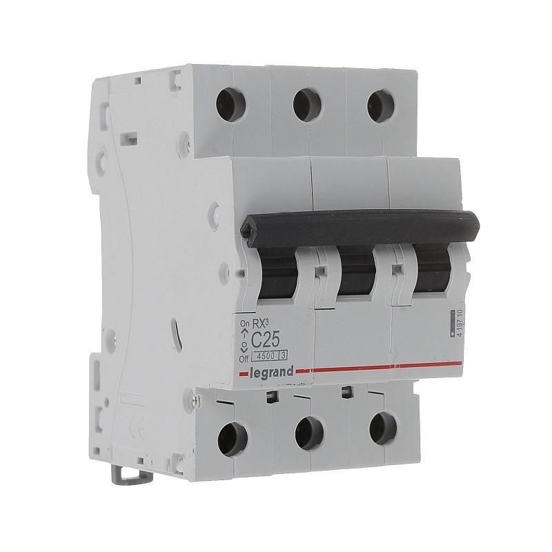 

Выключатель автоматический Legrand RX3 3P RX³ трехполюсный (3P/3П) 25А C 4.5кА (419710), RX3 3P