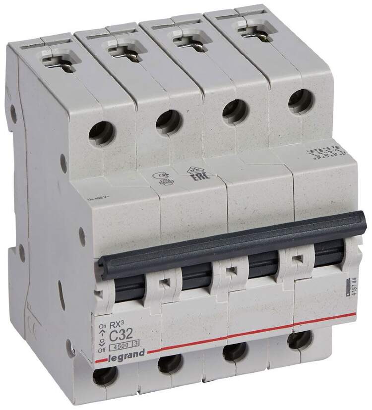 

Выключатель автоматический Legrand RX3 4P RX³ четырехполюсный (4P/4П) 32А C 4.5кА (419744), RX3 4P