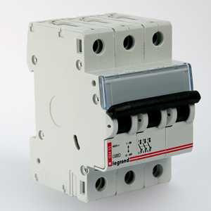 

Выключатель автоматический Legrand DX3-E трехполюсный (3P/3П) 63А C 6кА (407297)
