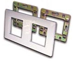 

Рамка LANMASTER, горизонтальная, 2-поста, белый (LAN-FRS45X45/2-WH)