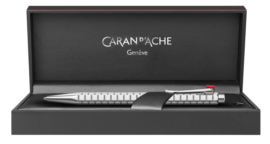 

Ручка шариковая автомат CARANDACHE Carandache Ecridor Avenue, синий, латунь ювелирная с палладиевым покрытием, подарочная упаковка (890.407), Carandache Ecridor Avenue