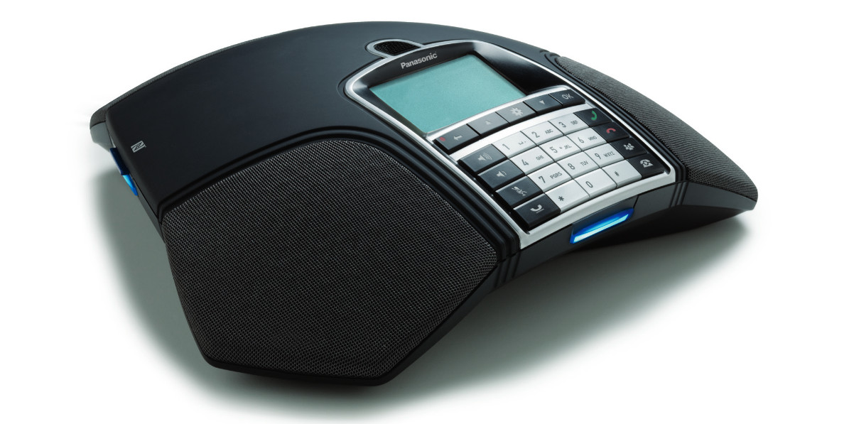 Конференц-телефон Panasonic KX-HDV800RU, монохромный дисплей, 2 SIP-аккаунта, PoE, черный