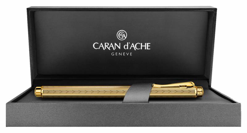 Ручка шариковая автомат CARANDACHE Ecridor Chevron gilded, латунь ювелирная, подарочная упаковка (898.208)