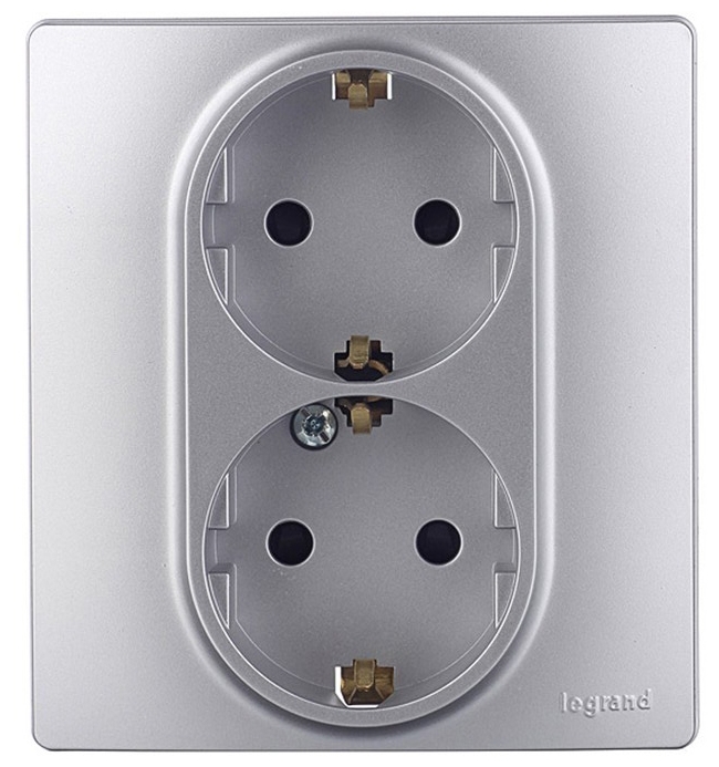 

Розетка Legrand Etika, скрытый монтаж, 2-х постовая/модулей: 1, с з/к, с крышкой, 16A, в сборе, IP20, алюминий (672423)