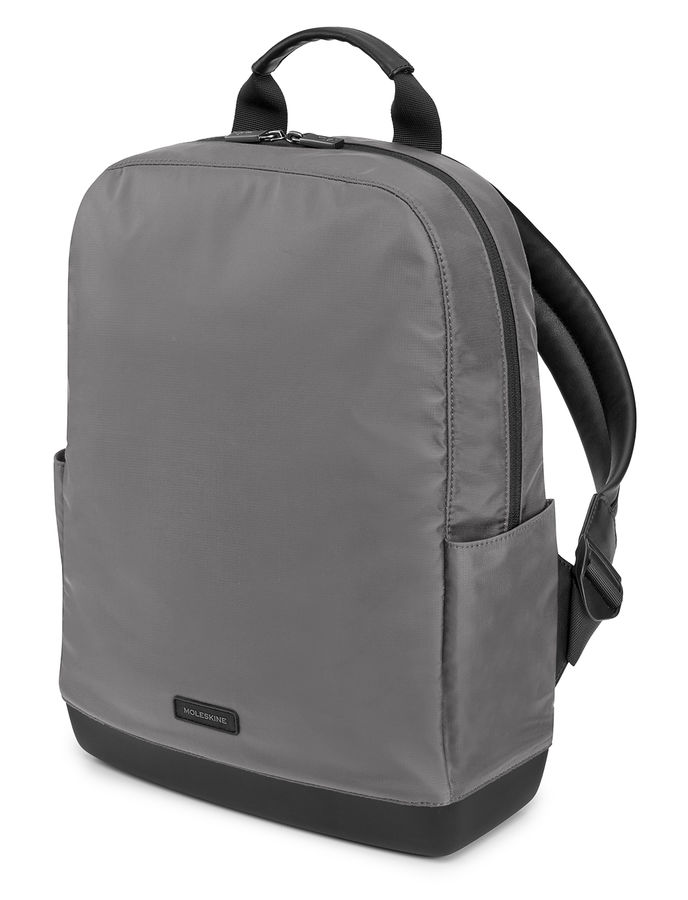 133 Рюкзак Moleskine THE BACKPACK RIPSTOP серый ET20SCC033BKG3 23000₽