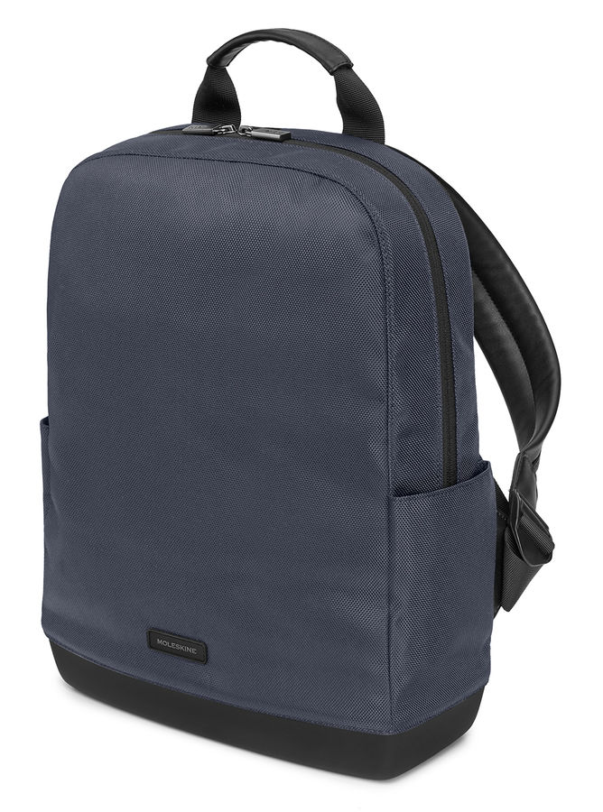 15 Рюкзак Moleskine THE BACKPACK TECHNICAL WEAVE синий ET92CCBKB46 25700₽