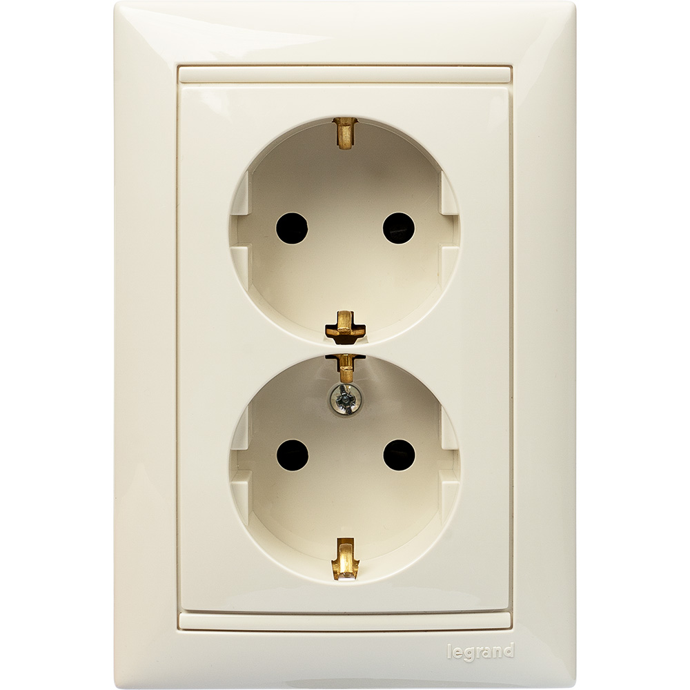 

Розетка Legrand Valena, скрытый монтаж, 2-х постовая, с з/к, со шторками, 16A, в сборе, IP20, слоновая кость (774371)