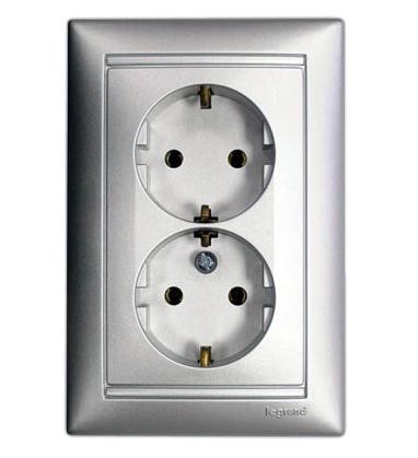 

Розетка Legrand Valena, скрытый монтаж, 2-х постовая, с з/к, 16A, в сборе, IP20, алюминий (770100)