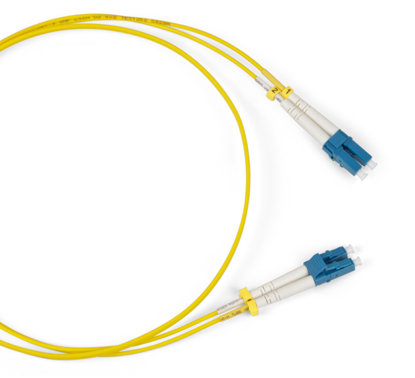 

Патч-корд оптический Hyperline, LC/APC-LC/UPC, одномодовый, 9/125, OS2, двойной, 2м, желтый (FC-D2-9-LC/AR-LC/UR-H-2M-LSZH-YL)