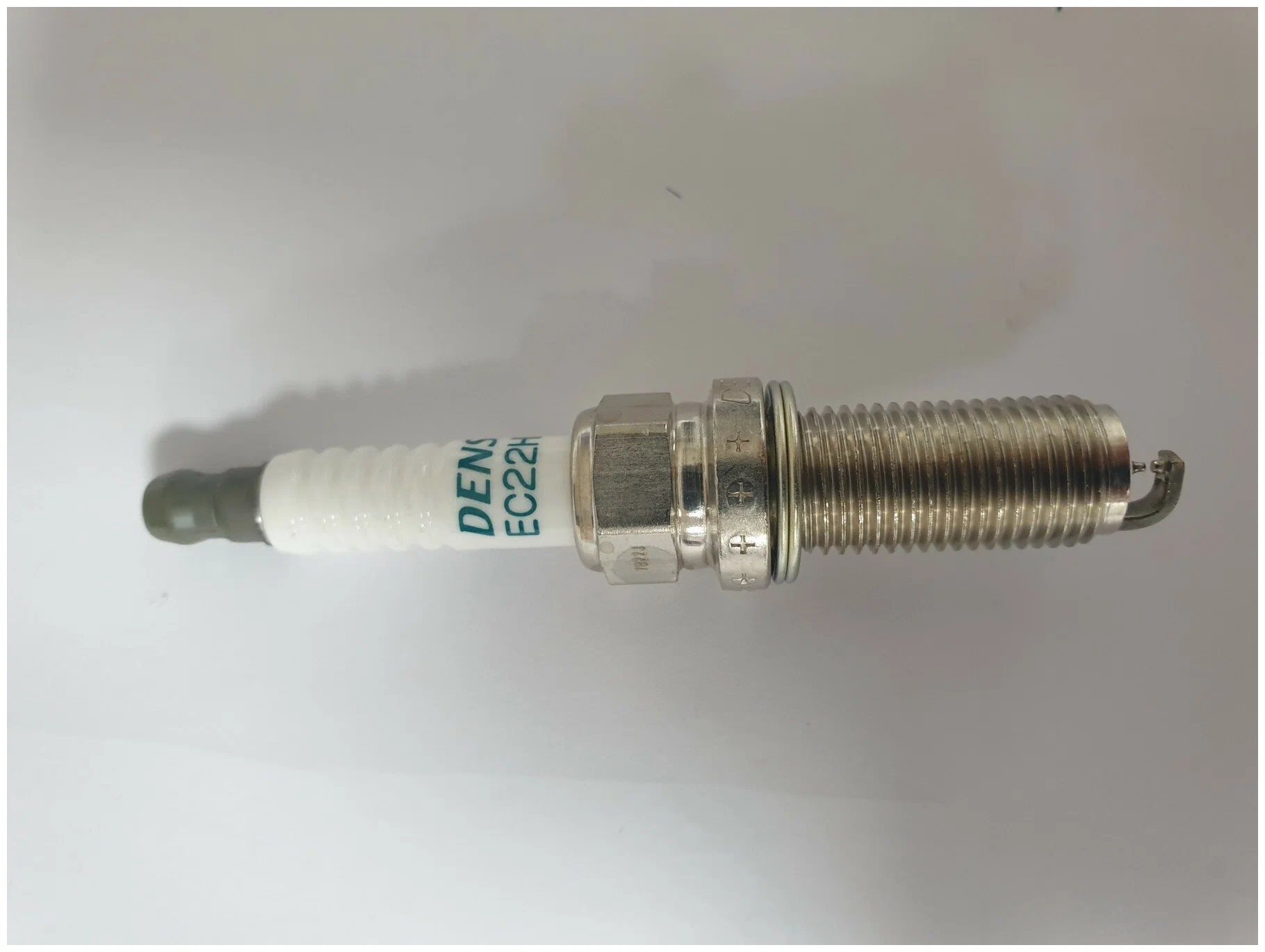 

Свеча зажигания Denso EC22HPR-D7 (EC22HPR-D7), EC22HPR-D7