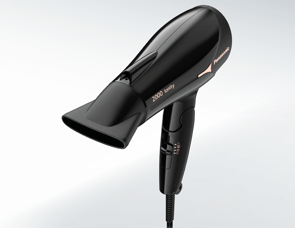 Фен Panasonic EH-NE66-K865 2000Вт, режимов: 3, насадок: 1, ионизация, складная ручка, петля для подвешивания, черный
