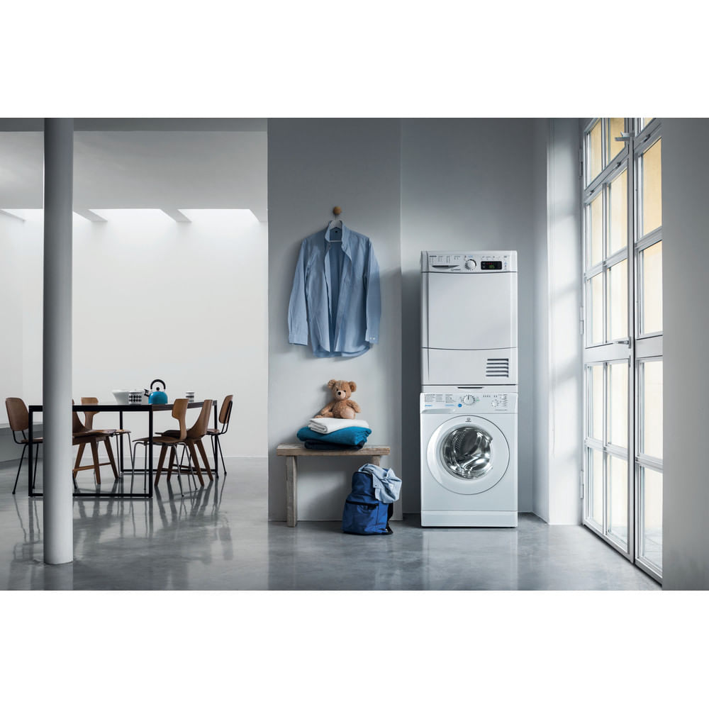 Стиральная машина Indesit 51051, 5 кг, 1000 об/мин, 1050843 купить по цене  22100 руб в Новосибирске в интернет-магазине e2e4