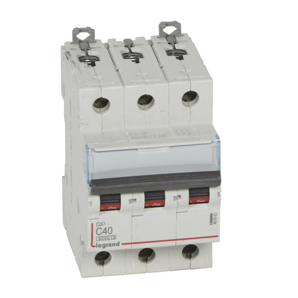 

Выключатель автоматический Legrand DX3 трехполюсный (3P/3П) 40А C 6kA/10kA (407863)