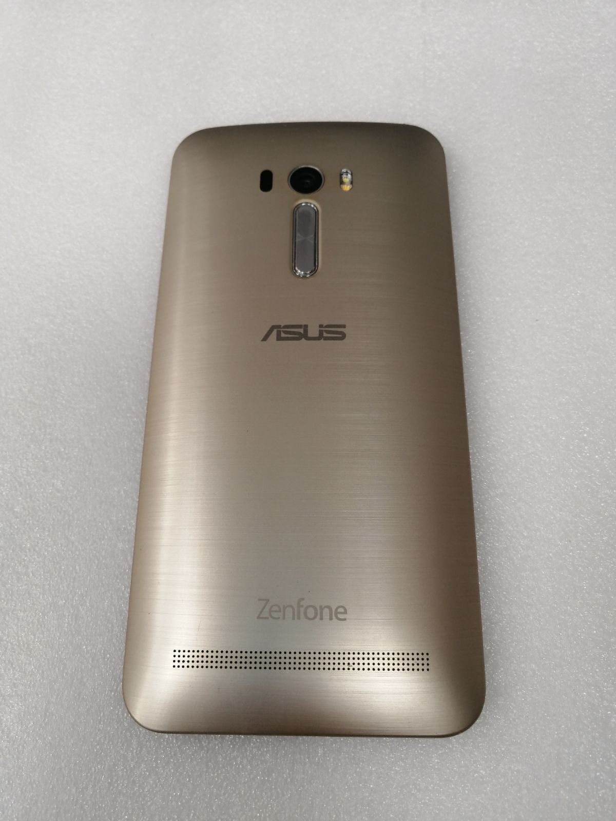 Смартфон ASUS ZenFone Selfie ZD551KL 5.5