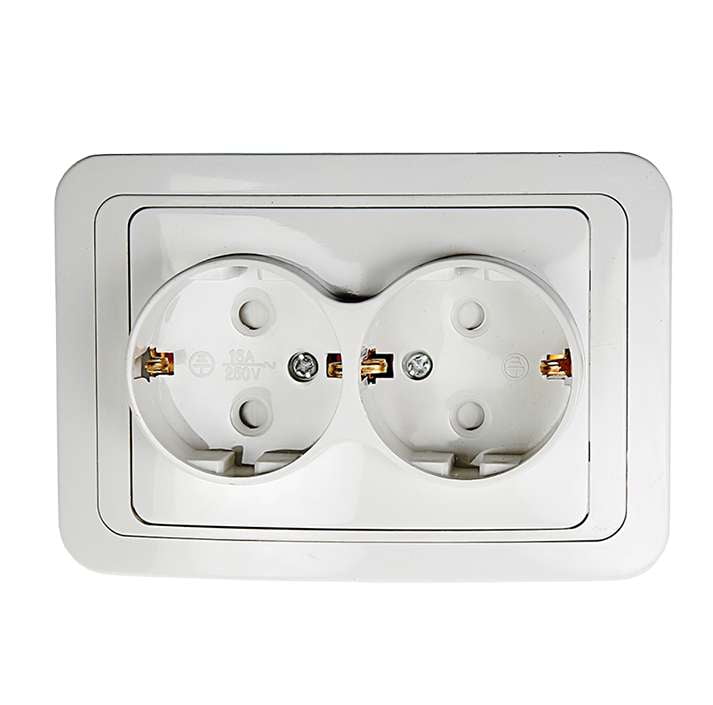 

Розетка IN HOME CLASSICO 2128x, скрытый монтаж, 2-х постовая, с з/к, со шторками, в сборе, IP20, белый (4690612000985), 2128x