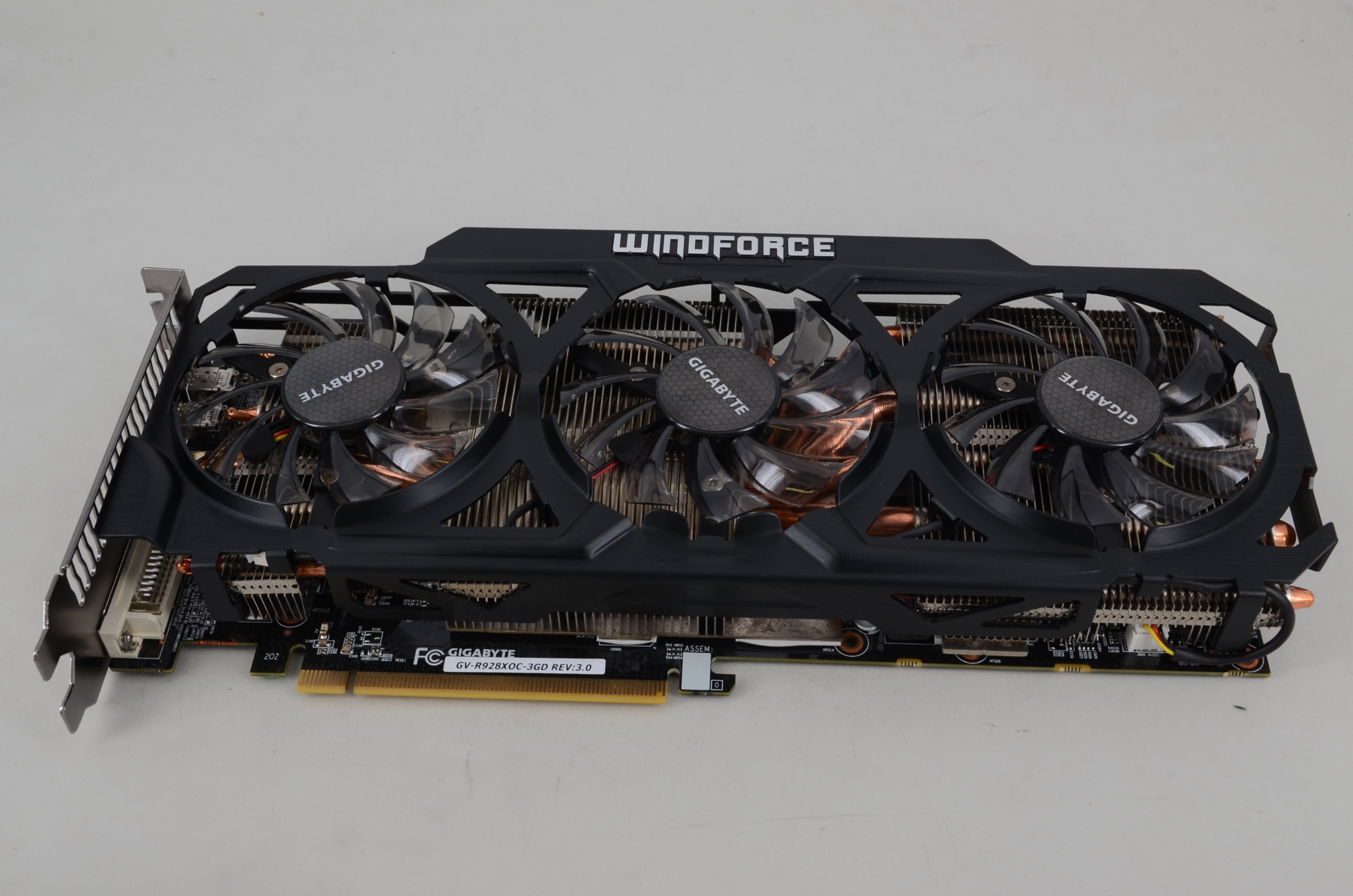 Видеокарта Gigabyte Radeon R9 280X, 3Gb DDR5, 384bit, PCI-E, DVI, HDMI, 2xM...