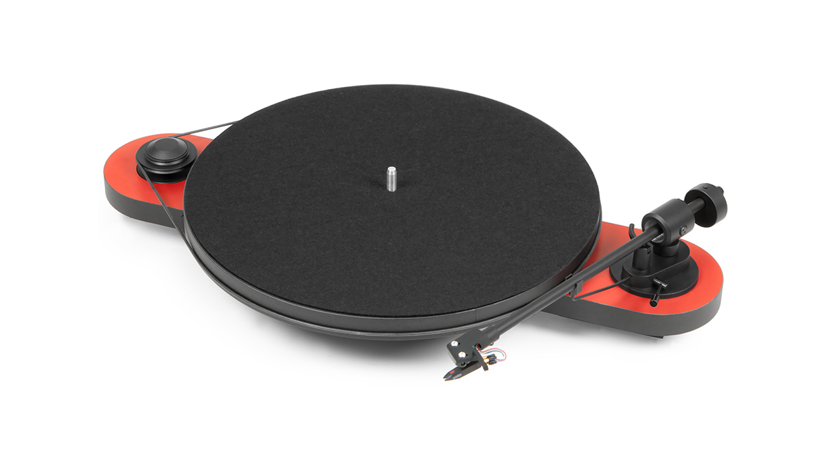 

Проигрыватель винила PRO-JECT ELEMENTAL RED/BLACK OM5e, черный/красный, ELEMENTAL RED/BLACK OM5e