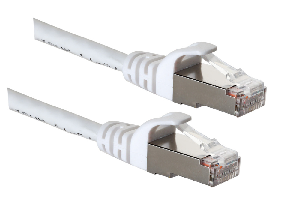 Патч-корд SSTP кат.6a, 3 м, RJ45-RJ45, белый, CU, LSZH, экранированный, Eurolan Slim Line (21S-SA-03WT)