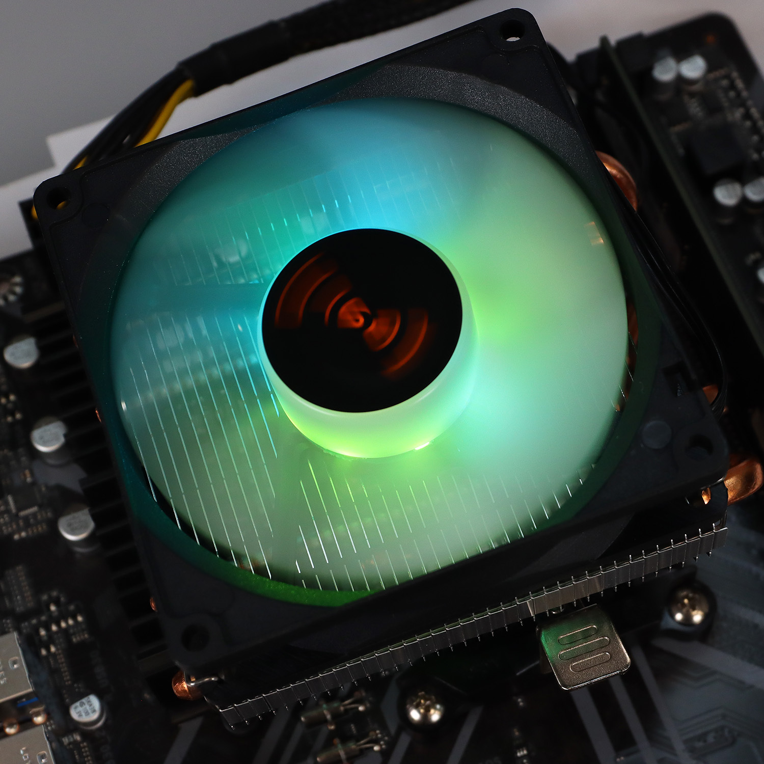 Кулер для процессора Tesla RGB 940, 92 мм, 2200rpm, 130 Вт, RGB