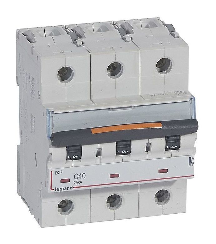 

Выключатель автоматический Legrand DX3 трехполюсный (3P/3П) 40А C 25кА (409785)