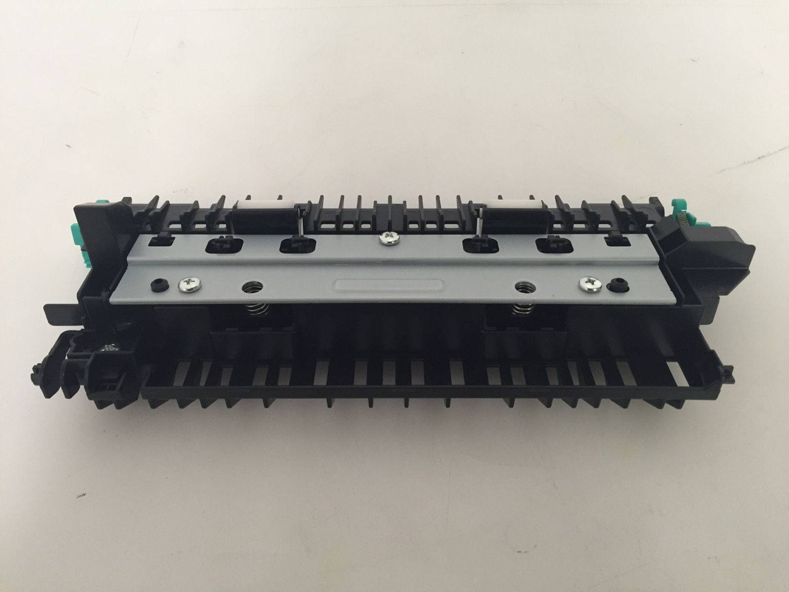 Направляющая узла захвата бумаги нижняя HP (RM1-8132)