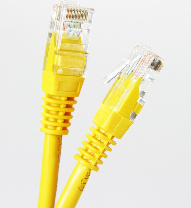 Патч-корд Maxicord UTP, кат.5e, 2 м, RJ45-RJ45, желтый (MC-PC-U5-R45-YL-2)