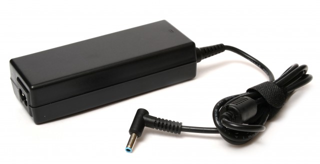 

Адаптер питания Pitatel для HP Compaq 19.5V 6.15A (4.5x3.0, pin) (AD-190), AD-190