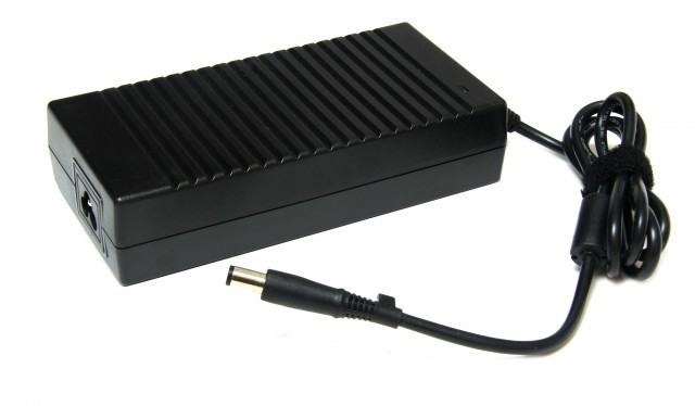

Адаптер питания Pitatel для HP Compaq 19.5V 6.9A (7.4x5.0, 1 pin) (AD-015), AD-015