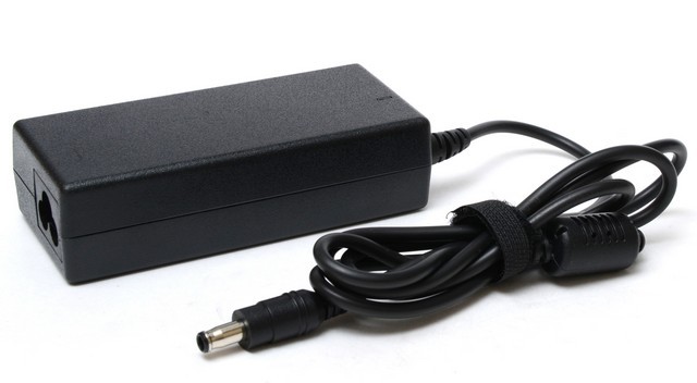 

Адаптер питания Pitatel для Samsung 19V 3.16A (5.5x3.0, 1 pin) (AD-114), AD-114
