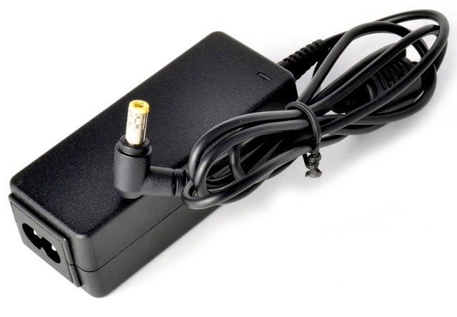 

Адаптер питания Pitatel для Toshiba 19V 2A (5.5x2.5) (AD-046), AD-046