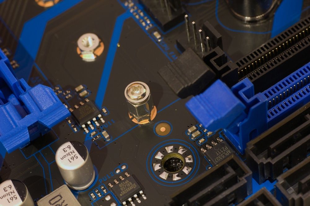 07-Huananzhi-xeon-e2e4.jpg