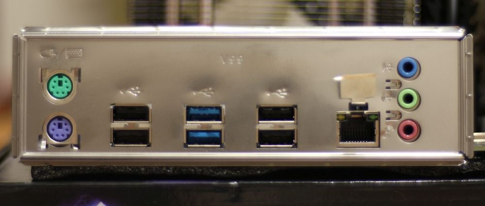 14-Huananzhi-xeon-e2e4.jpg