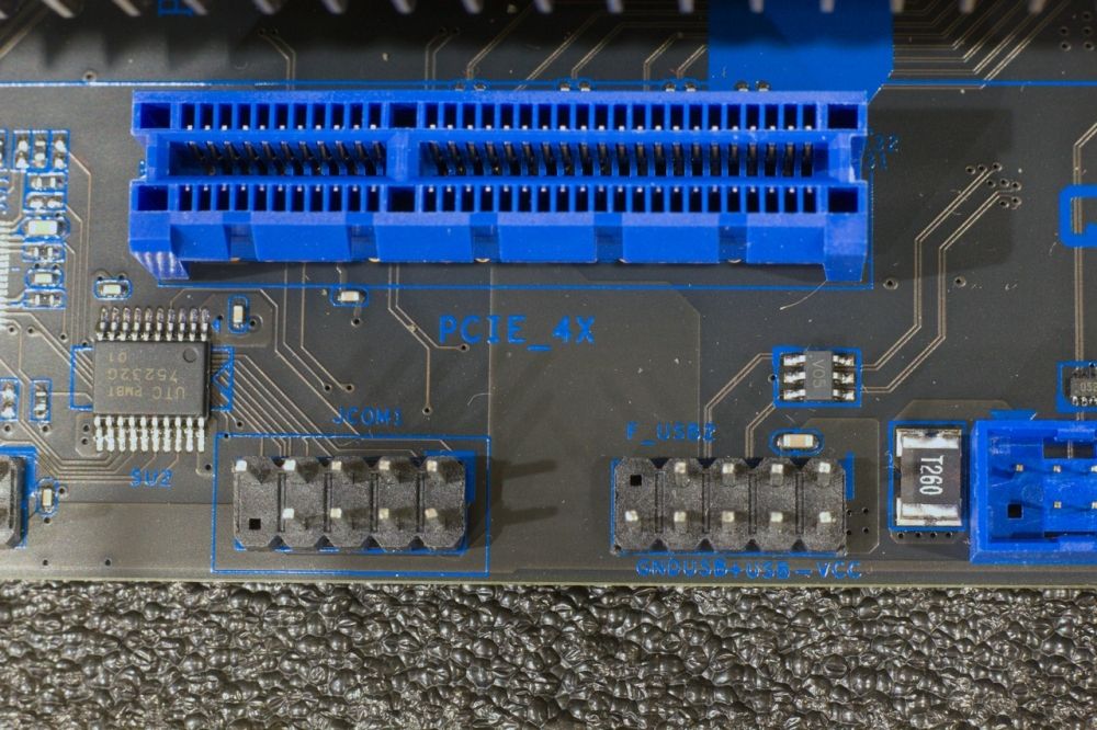 16-Huananzhi-xeon-e2e4.jpg