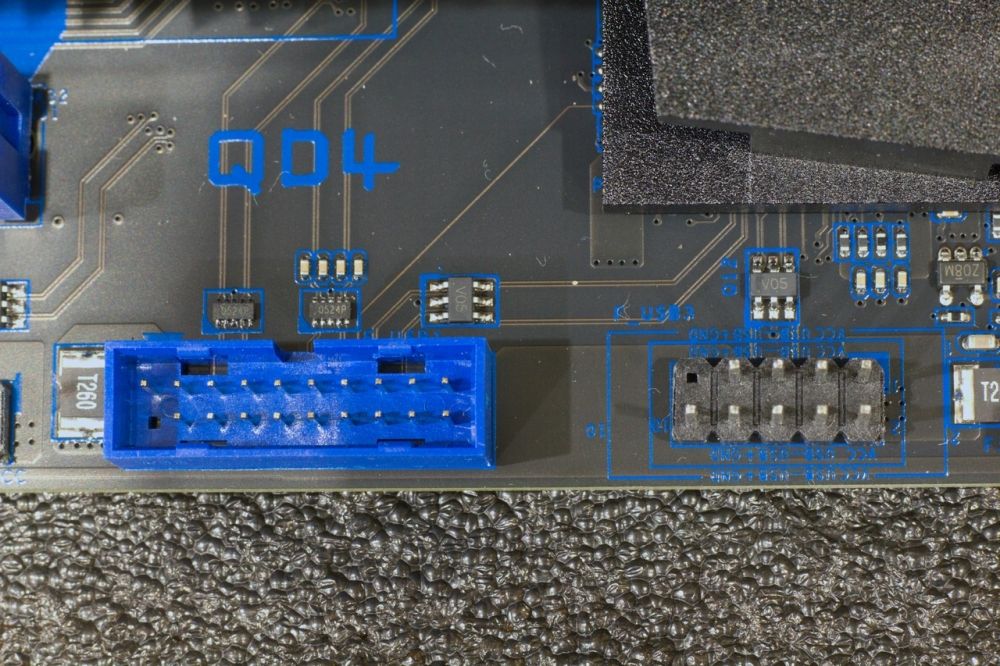 17-Huananzhi-xeon-e2e4.jpg