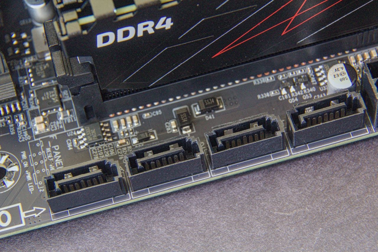 b550m-sata.jpg