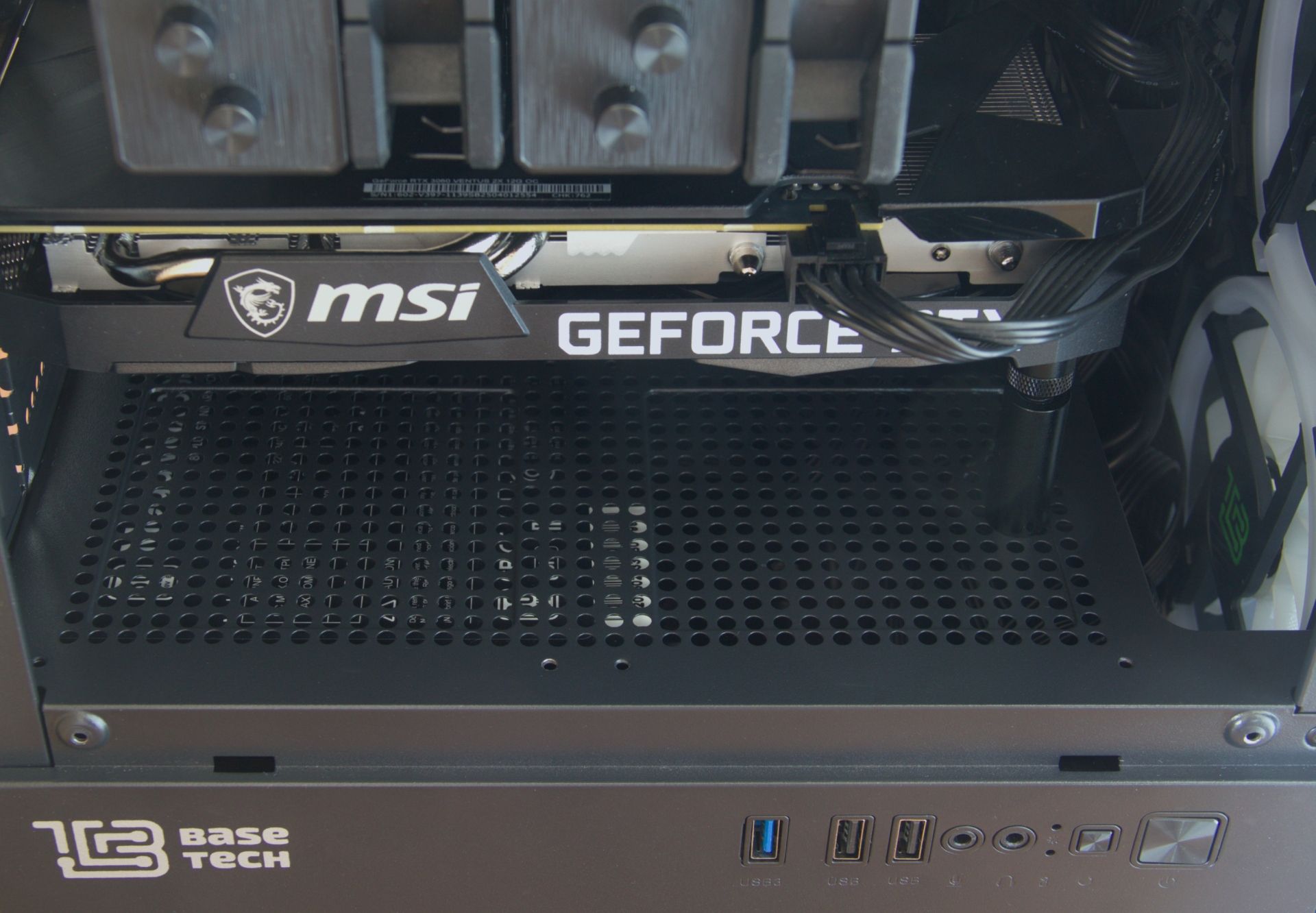 gfx06-fans-bottom.jpg