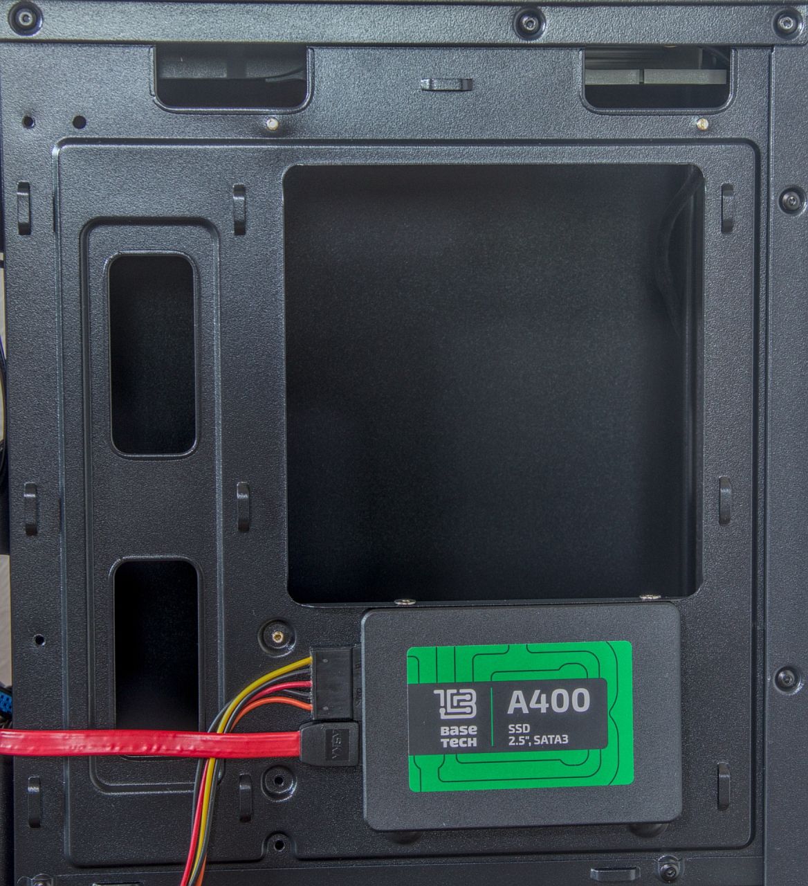 gfx06-hdd-cage-mb-01.jpg