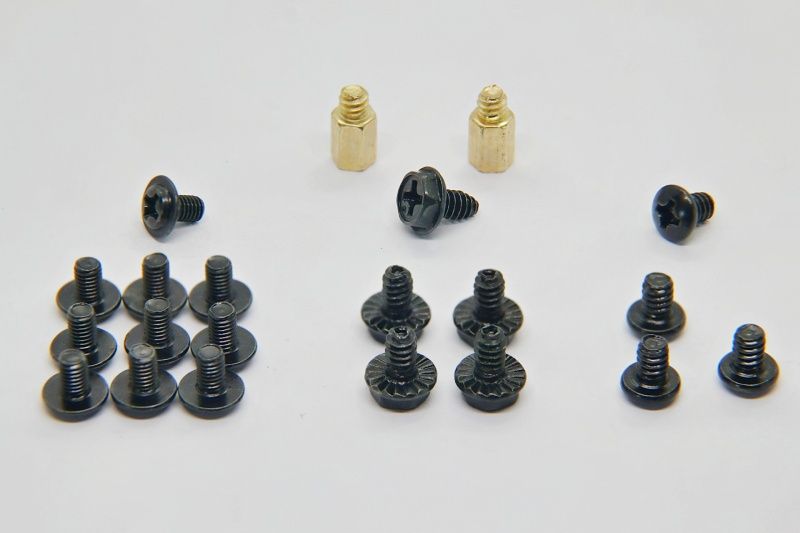 gfx06-screws.jpg