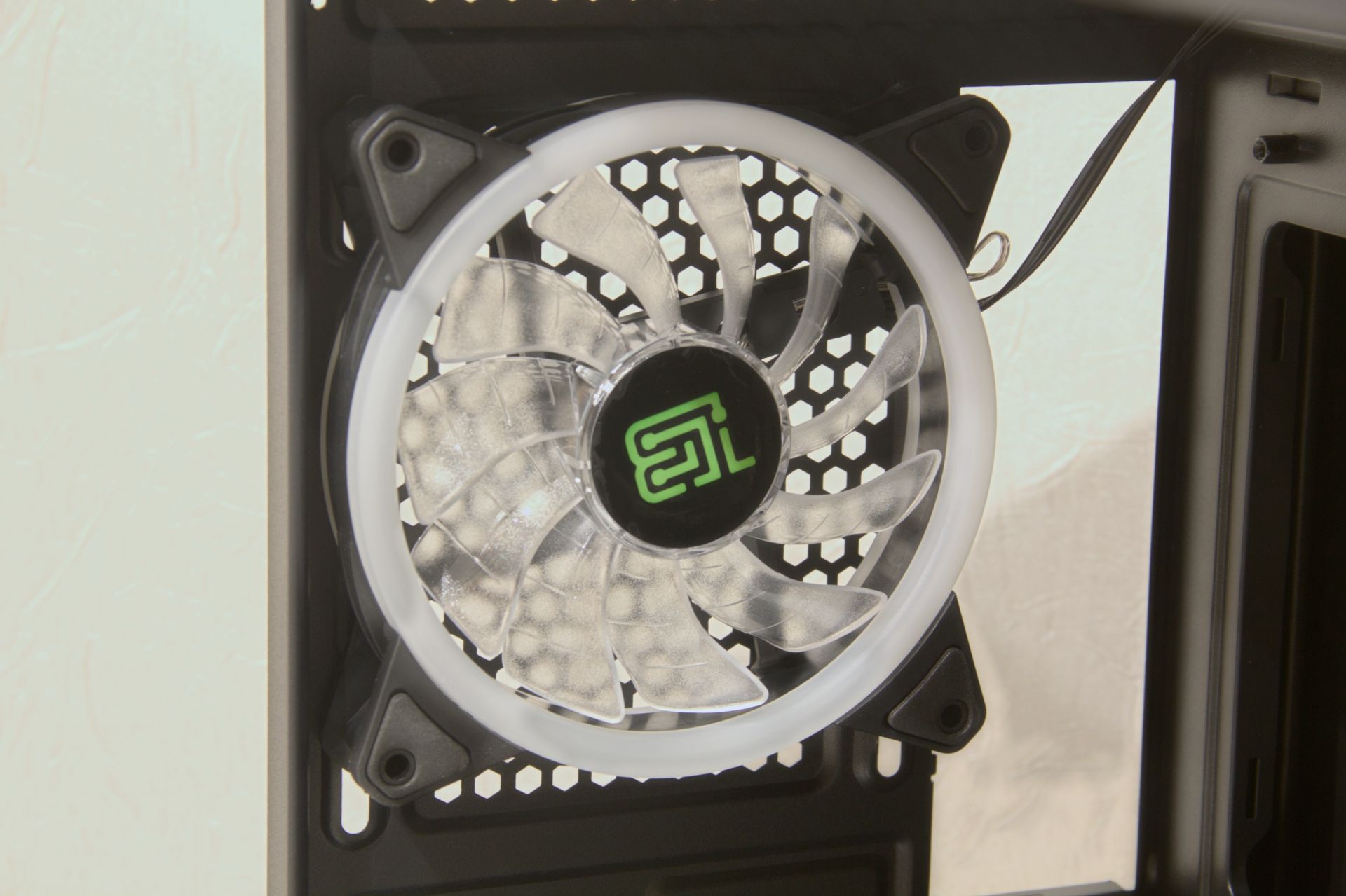 gfx-05-fan.jpg