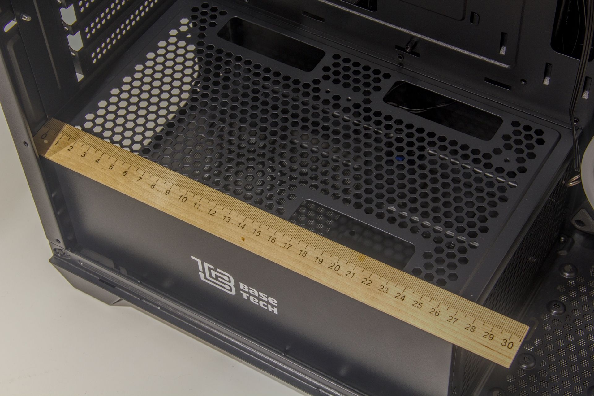 gfx-05-psu-cage.jpg