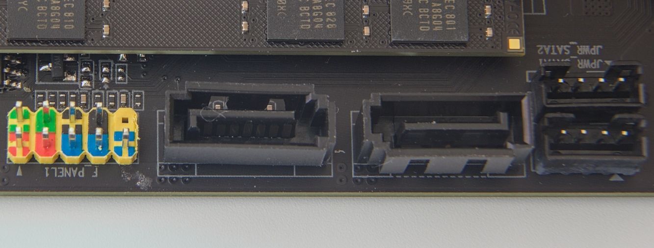 mastero-mini-front-panel-sata.jpg