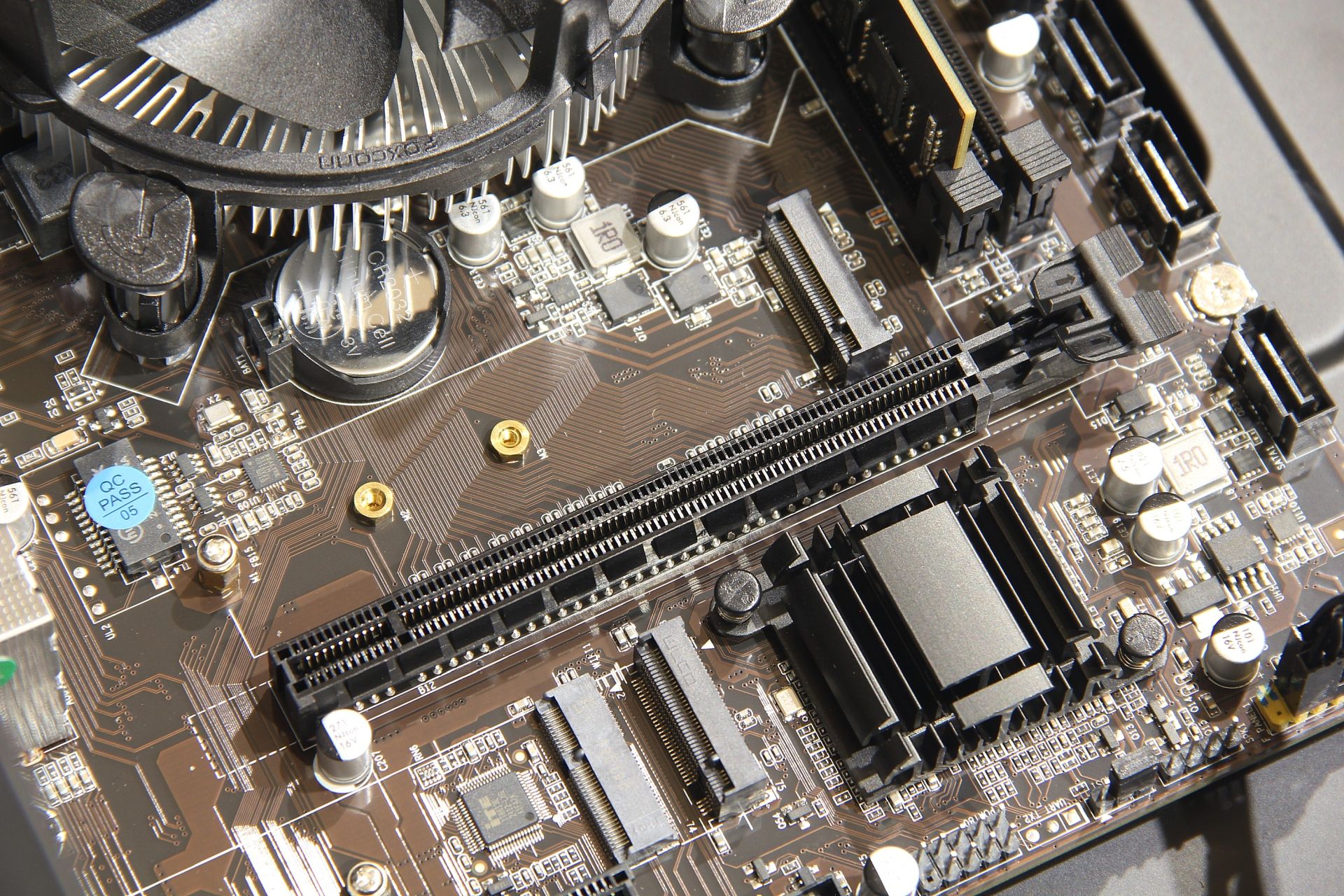 mb02-pcie-x16.jpg