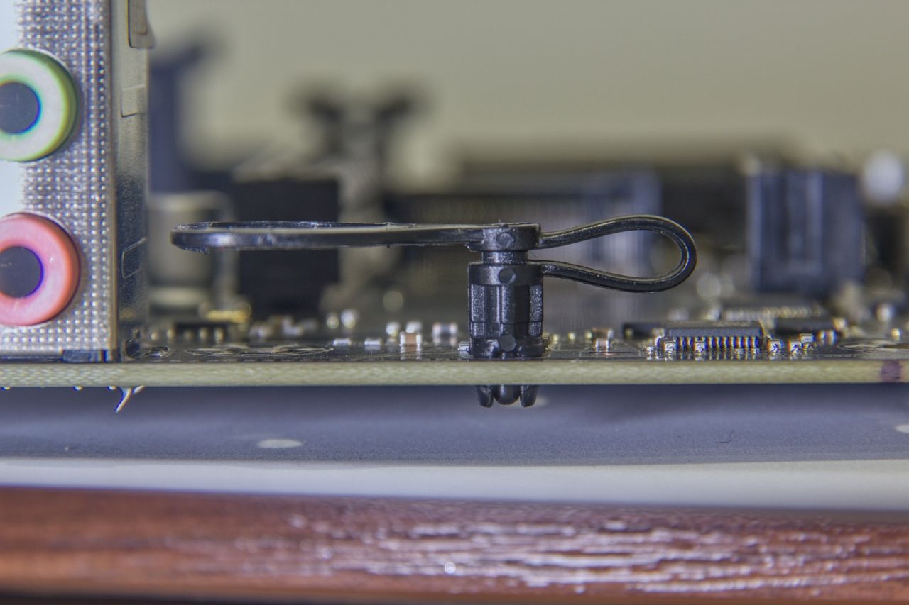 mb04-ssd-mount-01.jpg