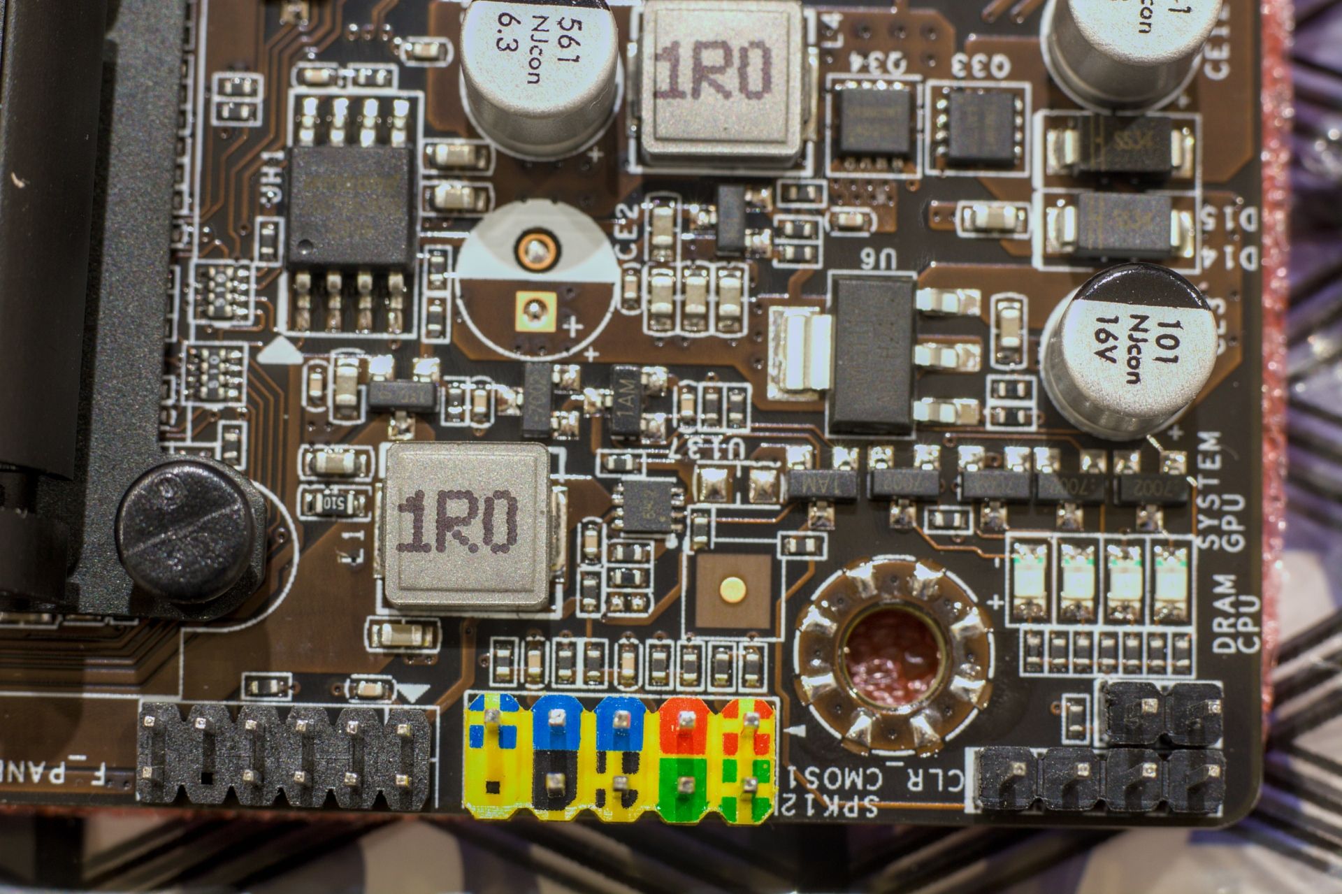 mb-bottom-03.jpg