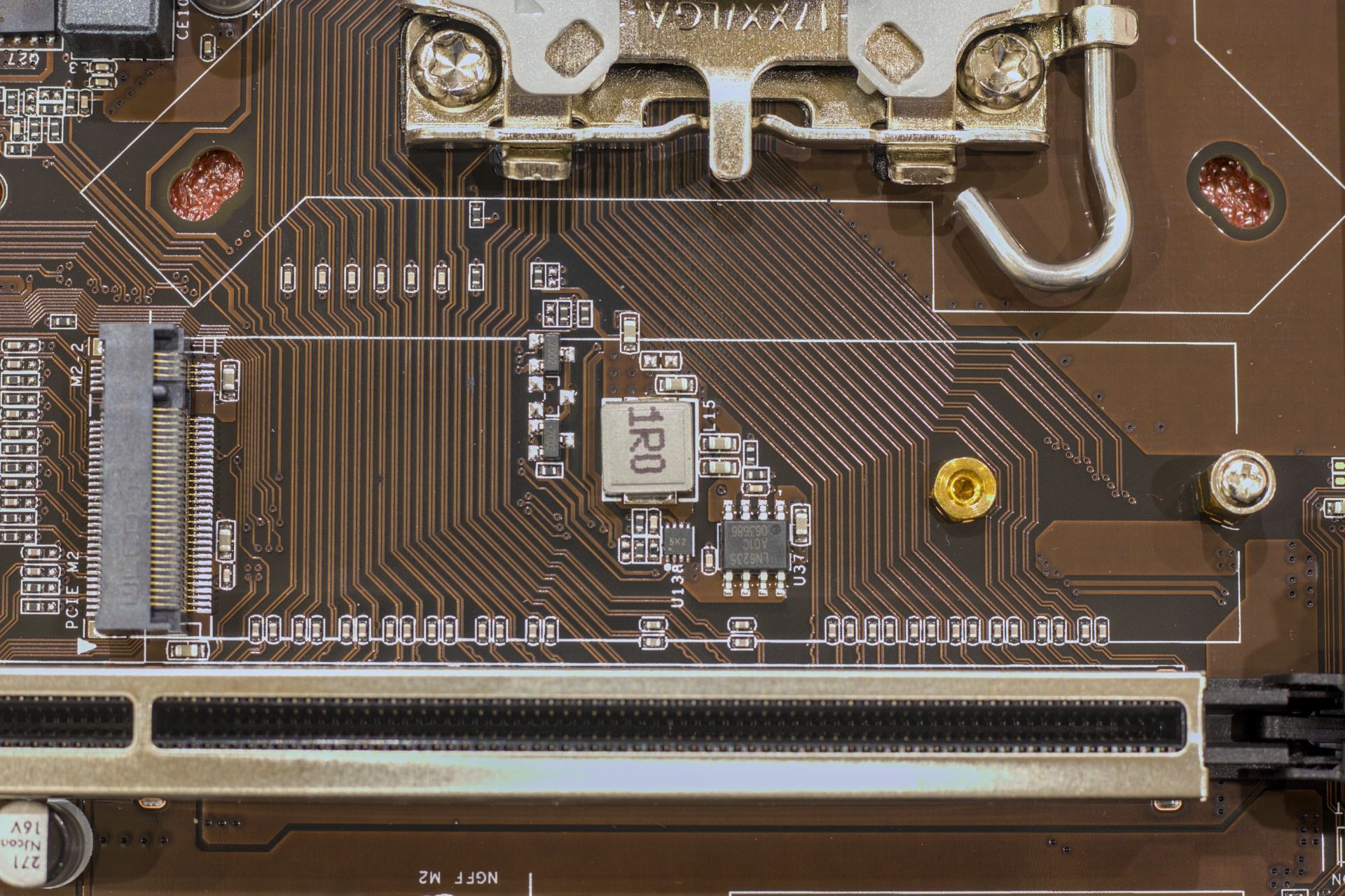 mb-ssd-nvme-01.jpg