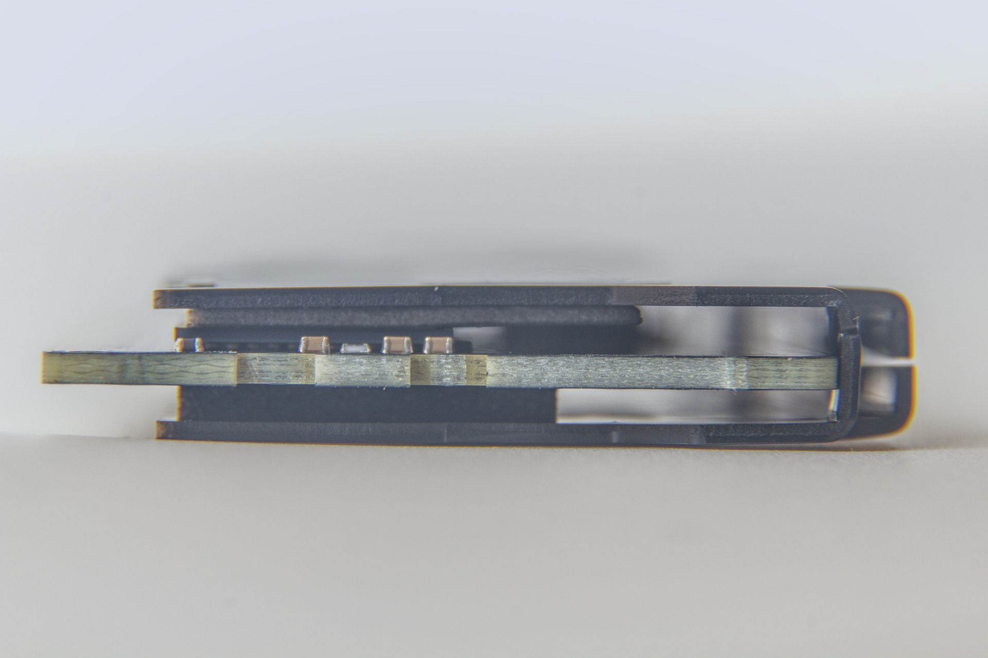mem02-side.jpg