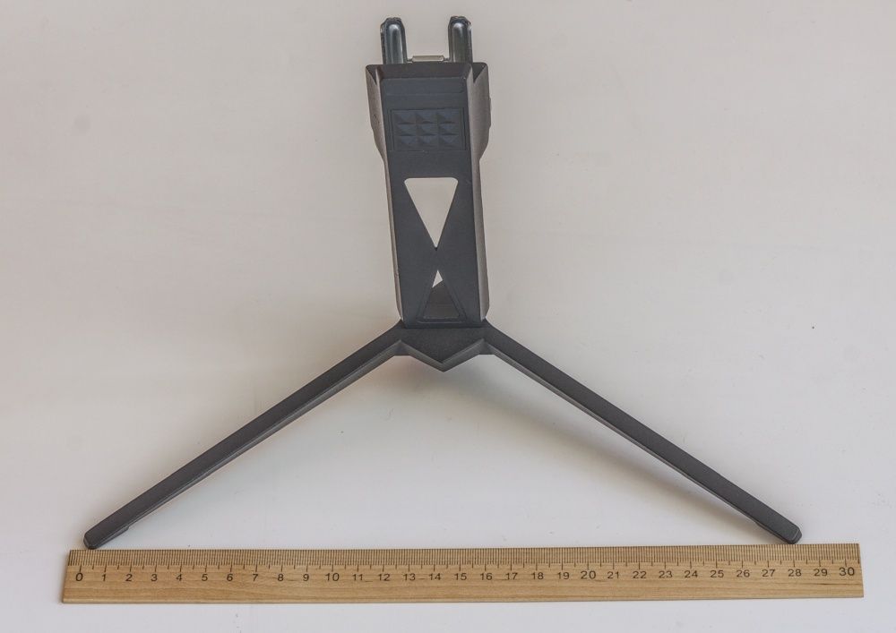 mon01-stand-size.jpg